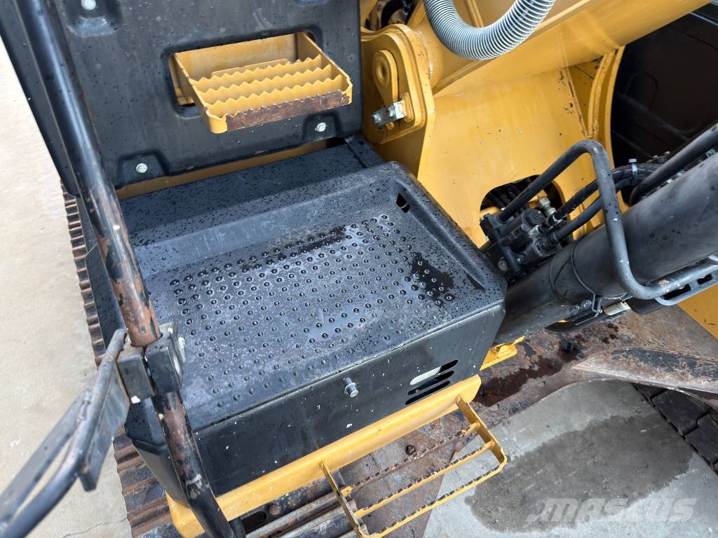 CAT 320E L Telakaivukoneet