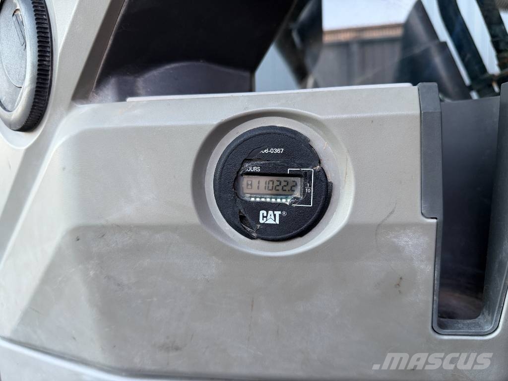 CAT 320E L Telakaivukoneet