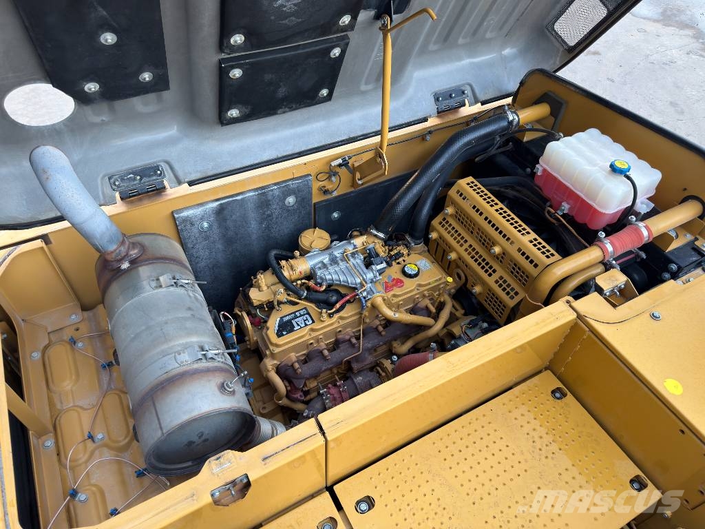 CAT 320E L Telakaivukoneet