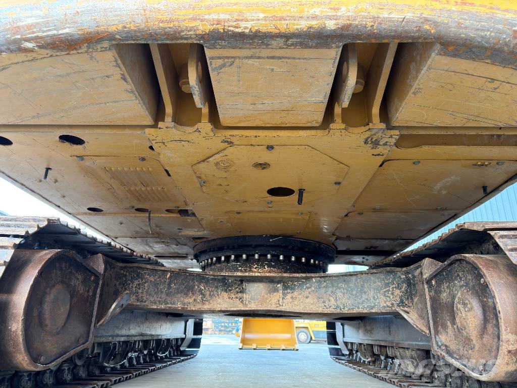 CAT 320E L Telakaivukoneet