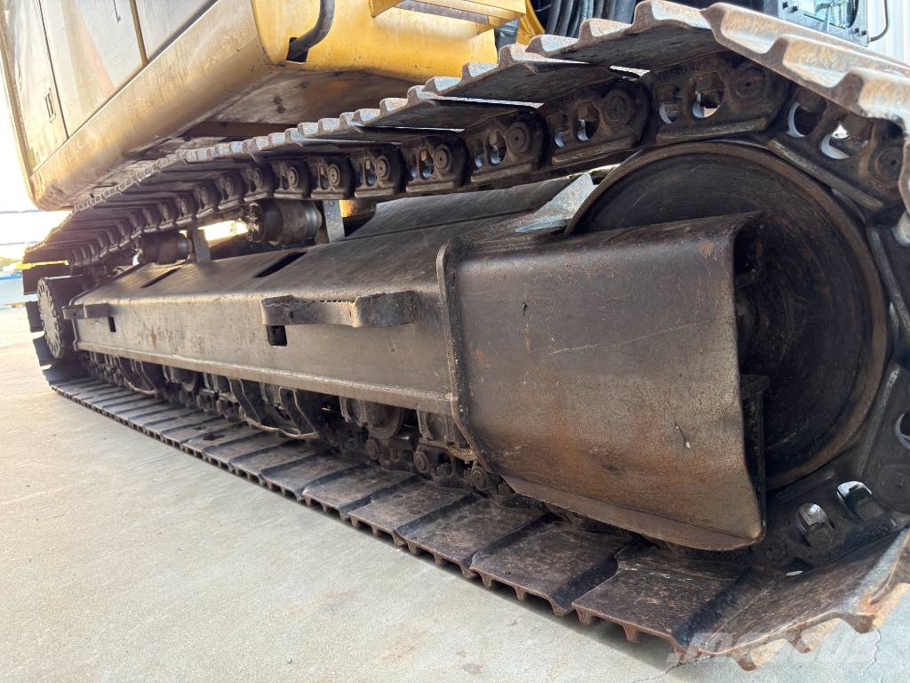 CAT 320E L Telakaivukoneet