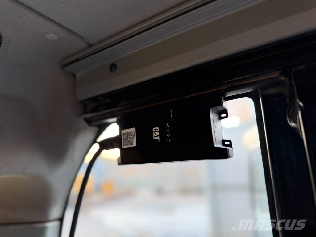CAT 320E L Telakaivukoneet