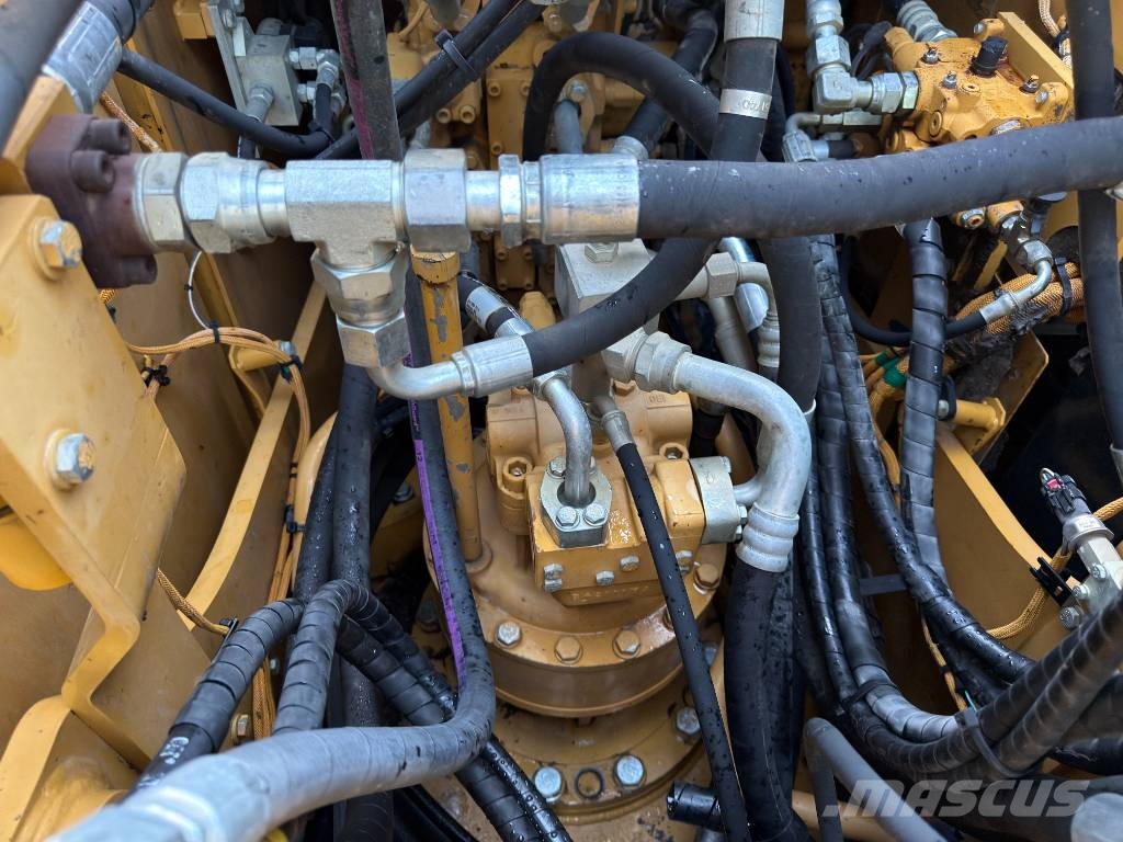 CAT 320E L Telakaivukoneet