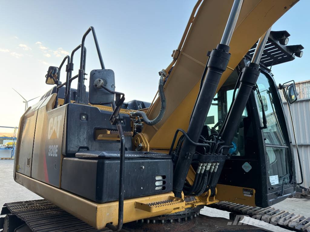 CAT 320E L Telakaivukoneet