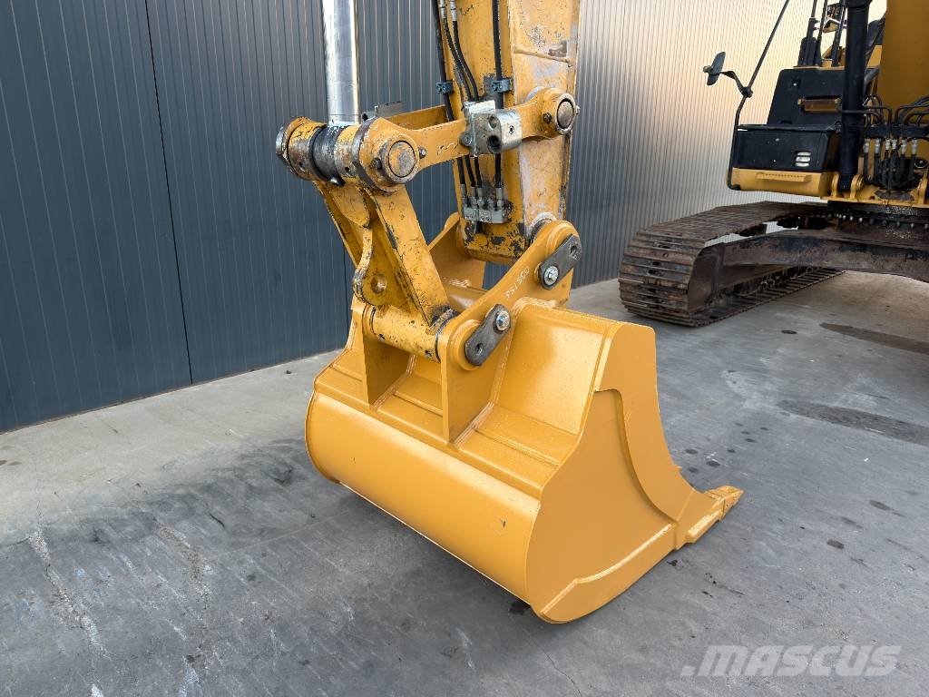 CAT 320E L Telakaivukoneet