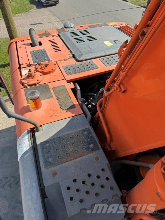Hitachi ZX190W-3 + stabilisator set, 2012, Veghel, Netherlands