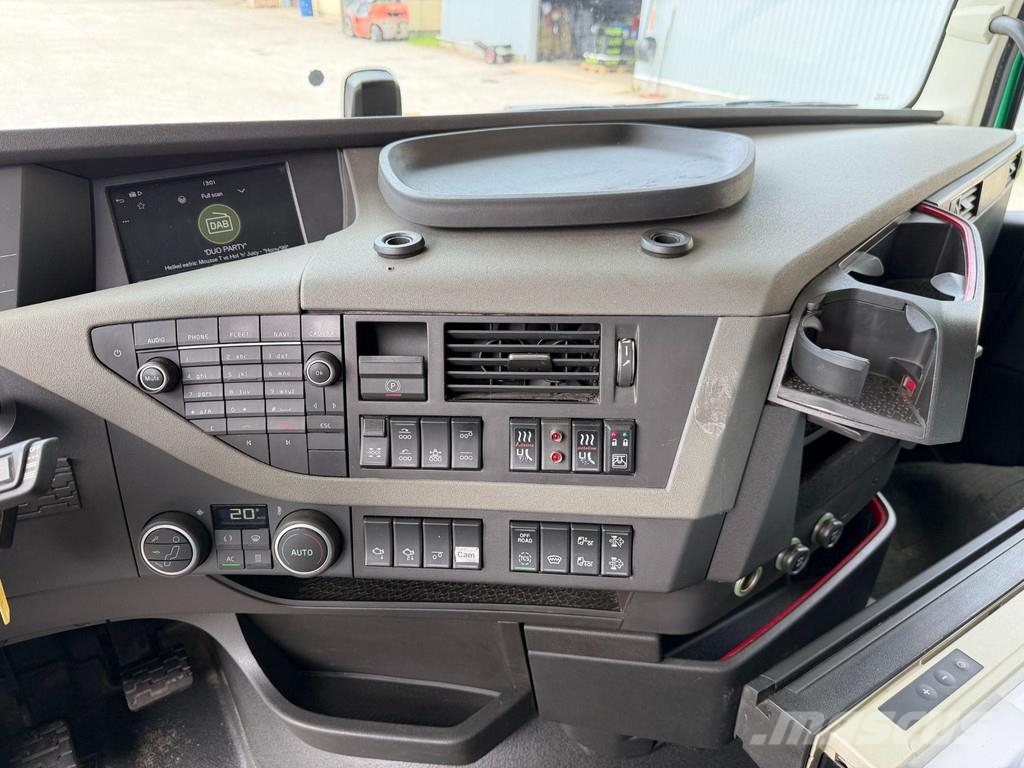 Volvo FH 8X4*4 + EURO6 + RETARDER Camiones con chasís y cabina