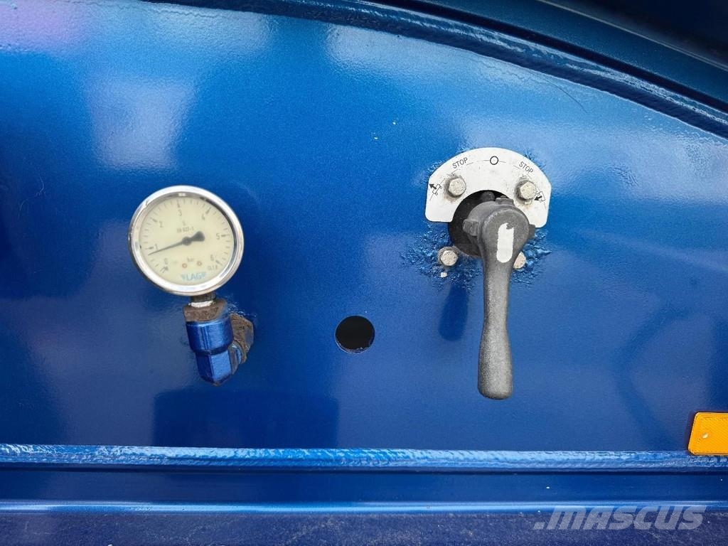 LAG O-3-40 02 3 AXLE - KIPPER - 61.000 LITER TANK Tankopleggers
