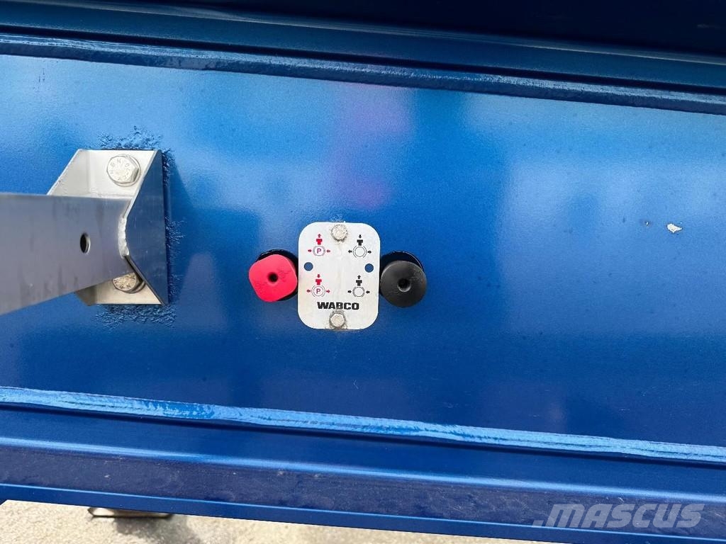 LAG O-3-40 02 3 AXLE - KIPPER - 61.000 LITER TANK Tankopleggers