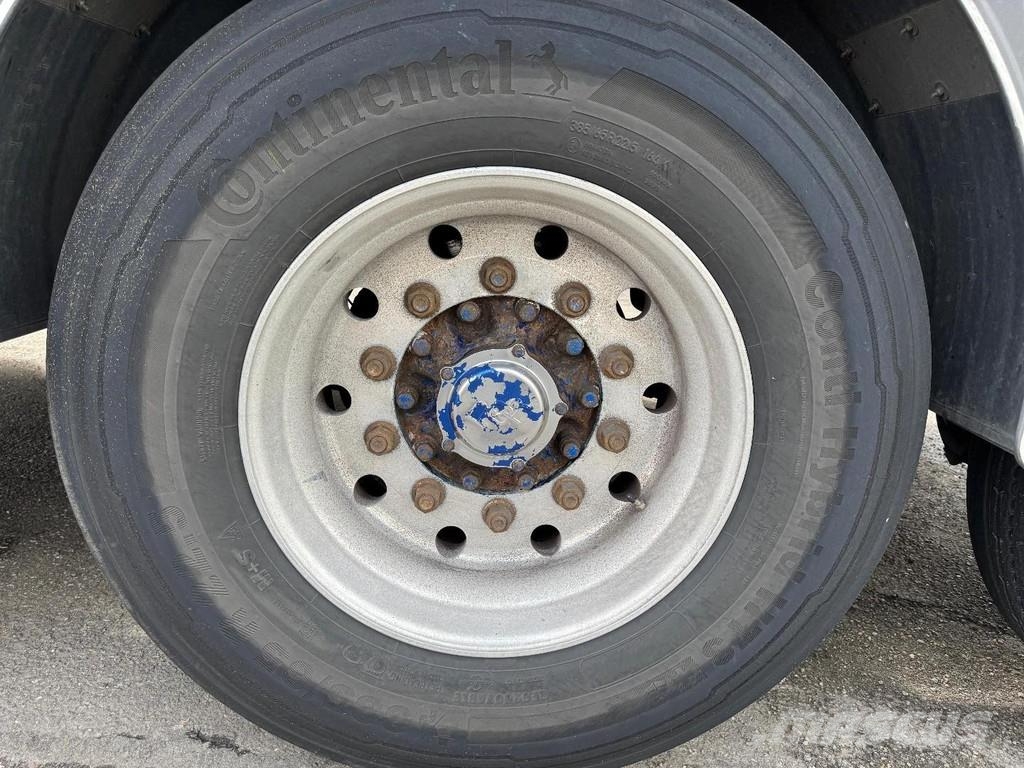 LAG O-3-40 02 3 AXLE - KIPPER - 61.000 LITER TANK Tankopleggers