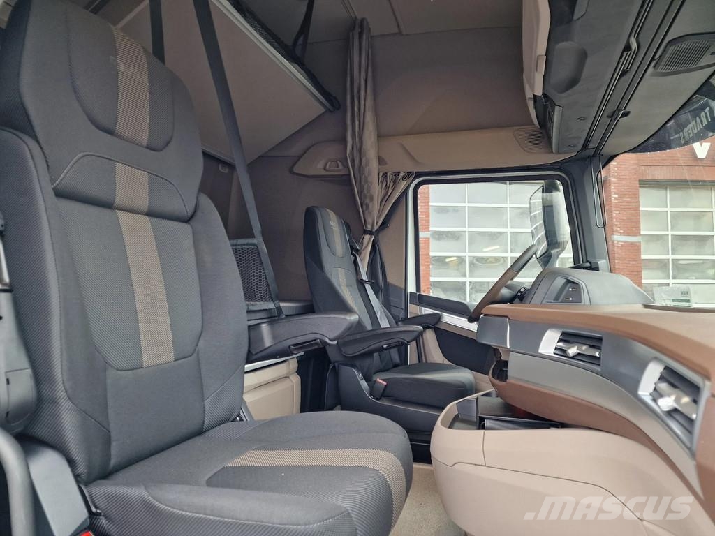 DAF XG+ 530 4x2 - New - Retarder - Night clima - 2x ta Tractor Units