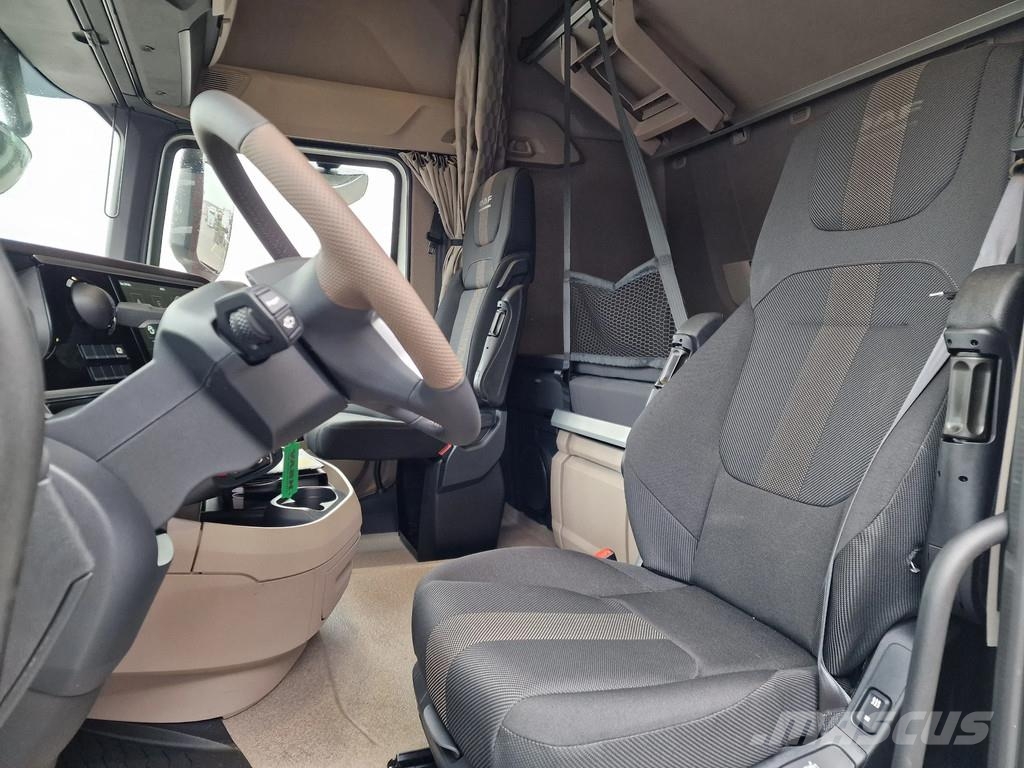 DAF XG+ 530 4x2 - New - Retarder - Night clima - 2x ta Tractor Units