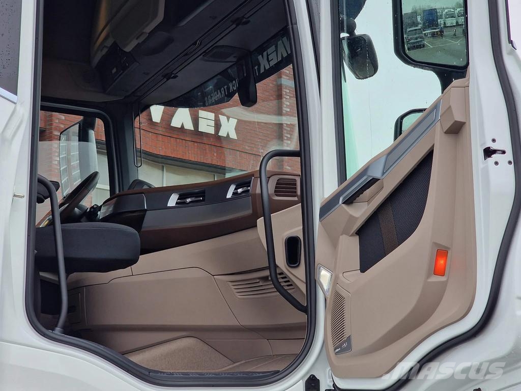 DAF XG+ 530 4x2 - New - Retarder - Night clima - 2x ta Tractor Units