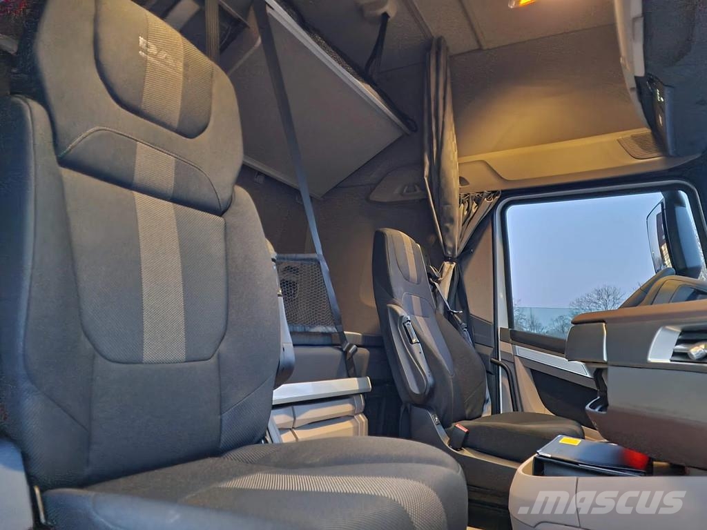 DAF XG+ 530 4x2 - New - Retarder - Night clima - 2x ta Tractor Units