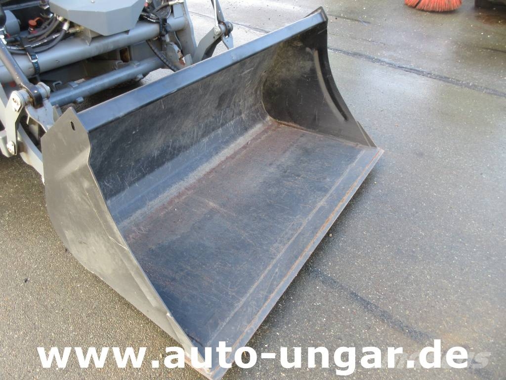 Kärcher MIC 84 Geräteträger 4x4 mit Frontlader Hoflader ناقلات الأدوات