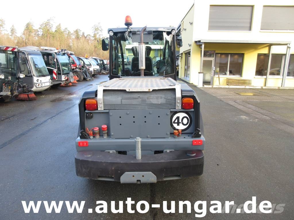Kärcher MIC 84 Geräteträger 4x4 mit Frontlader Hoflader ناقلات الأدوات