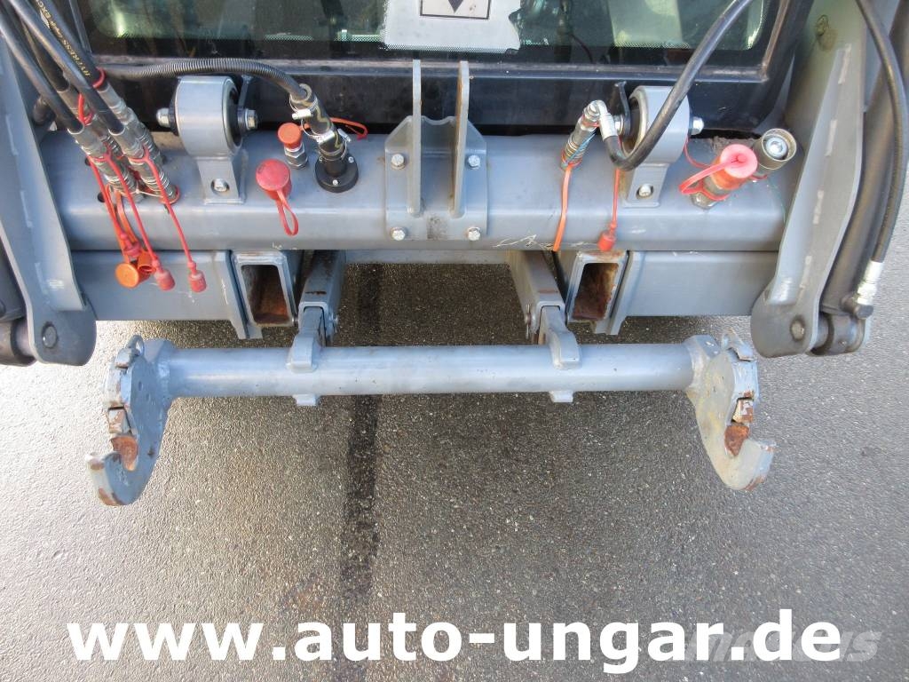 Kärcher MIC 84 Geräteträger 4x4 mit Frontlader Hoflader ناقلات الأدوات