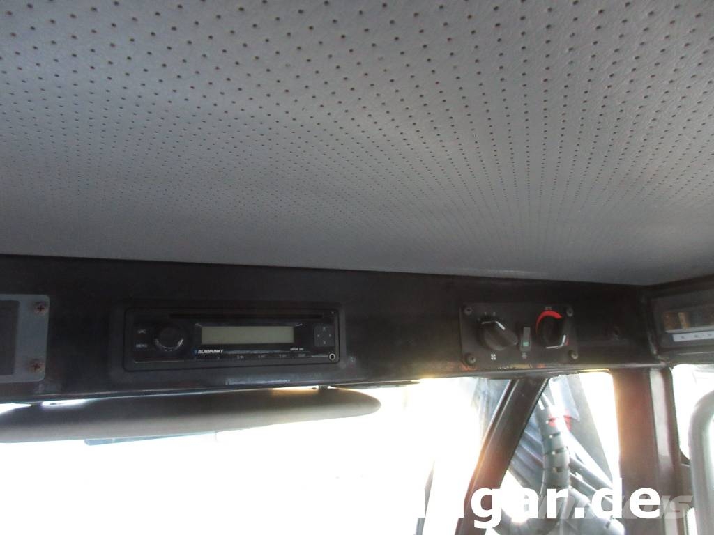 Kärcher MIC 84 Geräteträger 4x4 mit Frontlader Hoflader ناقلات الأدوات