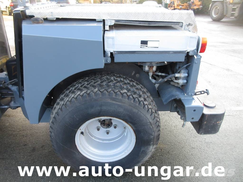 Kärcher MIC 84 Geräteträger 4x4 mit Frontlader Hoflader ناقلات الأدوات
