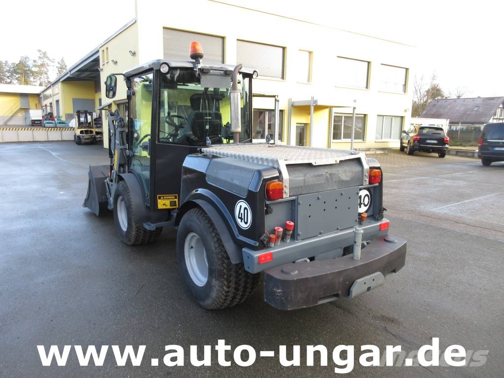 Kärcher MIC 84 Geräteträger 4x4 mit Frontlader Hoflader ناقلات الأدوات