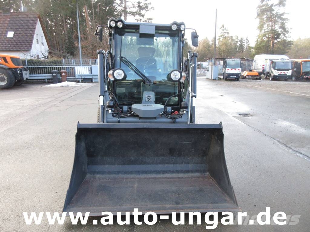 Kärcher MIC 84 Geräteträger 4x4 mit Frontlader Hoflader ناقلات الأدوات