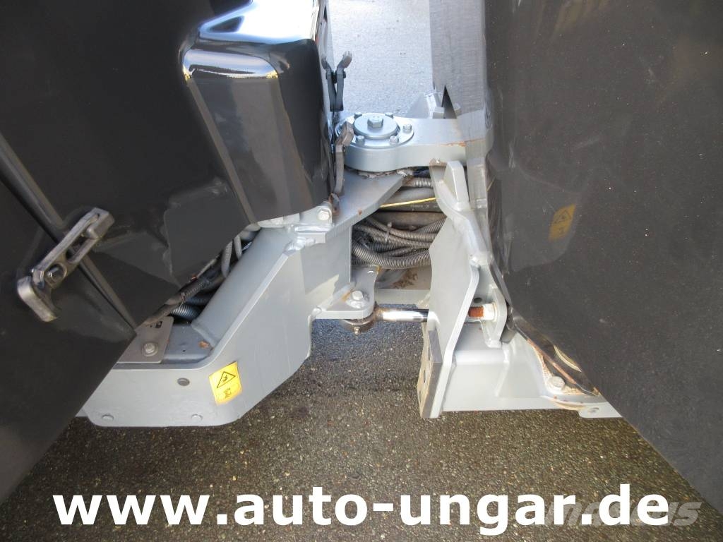Kärcher MIC 84 Geräteträger 4x4 mit Frontlader Hoflader ناقلات الأدوات