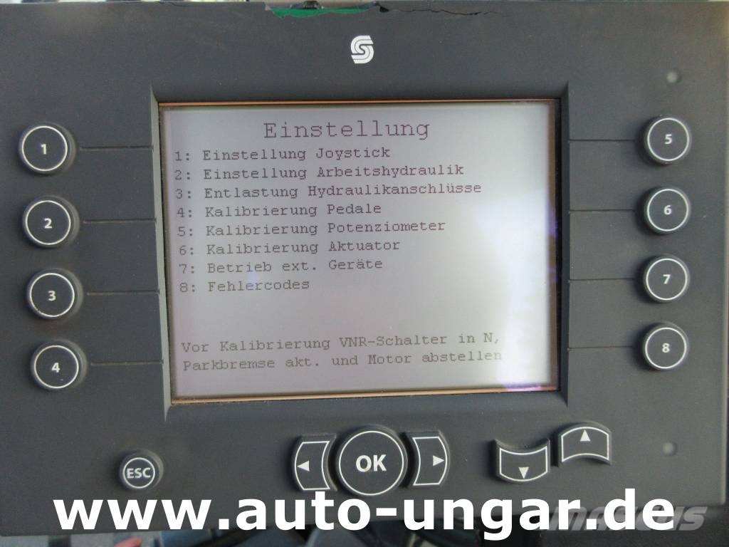 Kärcher MIC 84 Geräteträger 4x4 mit Frontlader Hoflader ناقلات الأدوات