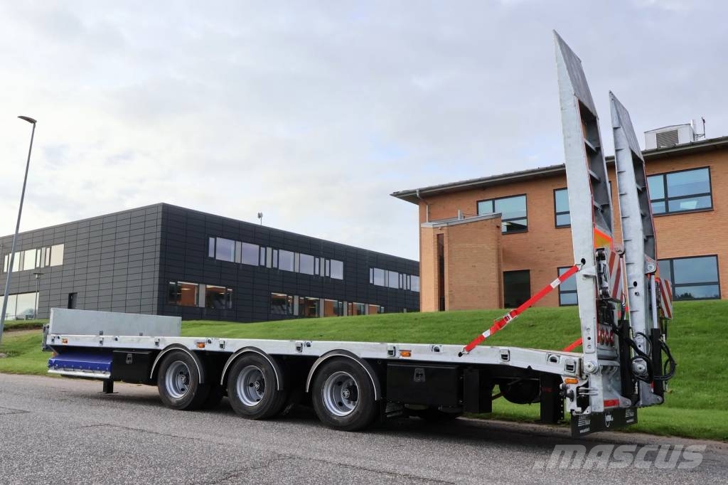 AMT MK300 3 akslet maskinkærre med enkeltramper Flatbed/Dropside trailers