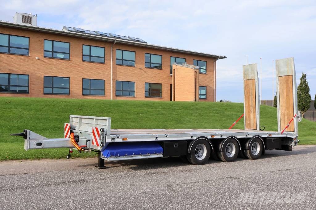 AMT MK300 3 akslet maskinkærre med enkeltramper Flatbed/Dropside trailers