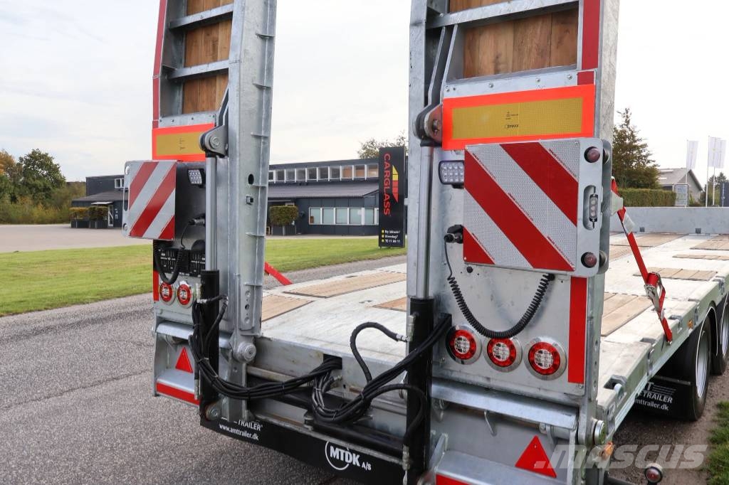 AMT MK300 3 akslet maskinkærre med enkeltramper Flatbed/Dropside trailers