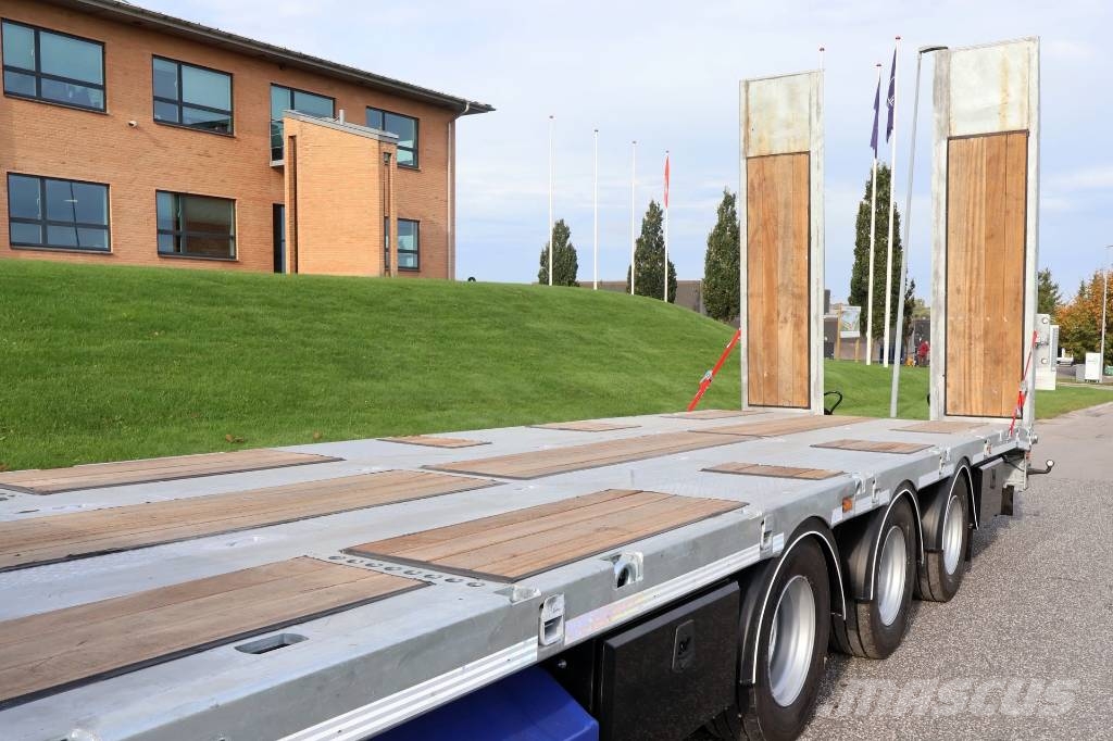AMT MK300 3 akslet maskinkærre med enkeltramper Flatbed/Dropside trailers