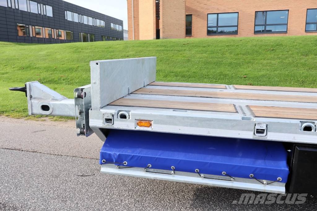 AMT MK300 3 akslet maskinkærre med enkeltramper Flatbed/Dropside trailers