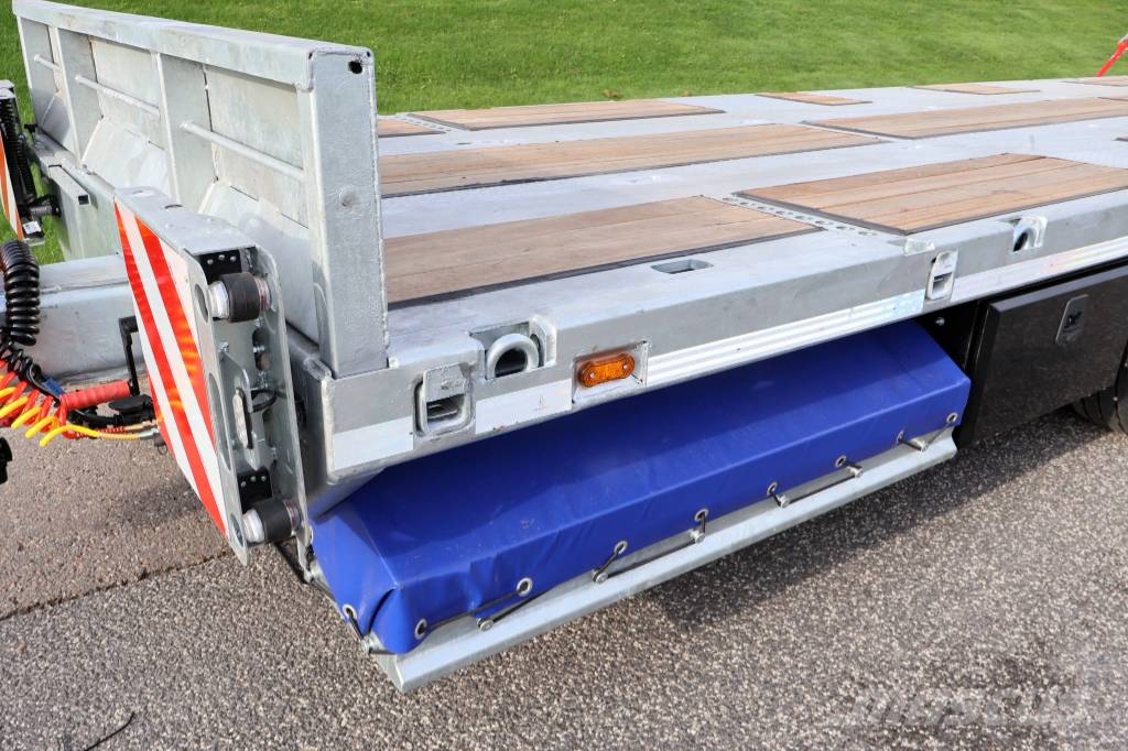 AMT MK300 3 akslet maskinkærre med enkeltramper Flatbed/Dropside trailers