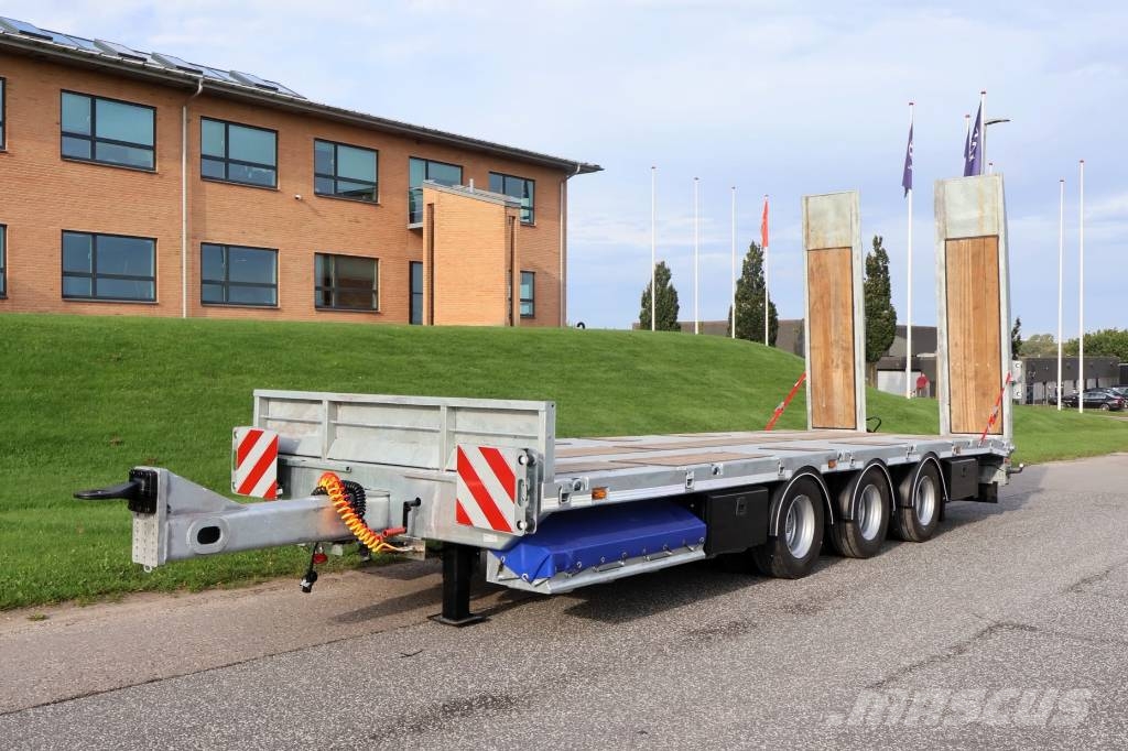 AMT MK300 3 akslet maskinkærre med enkeltramper Flatbed/Dropside trailers