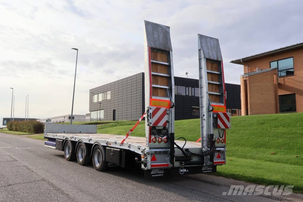 AMT MK300 3 akslet maskinkærre med enkeltramper Flatbed/Dropside trailers