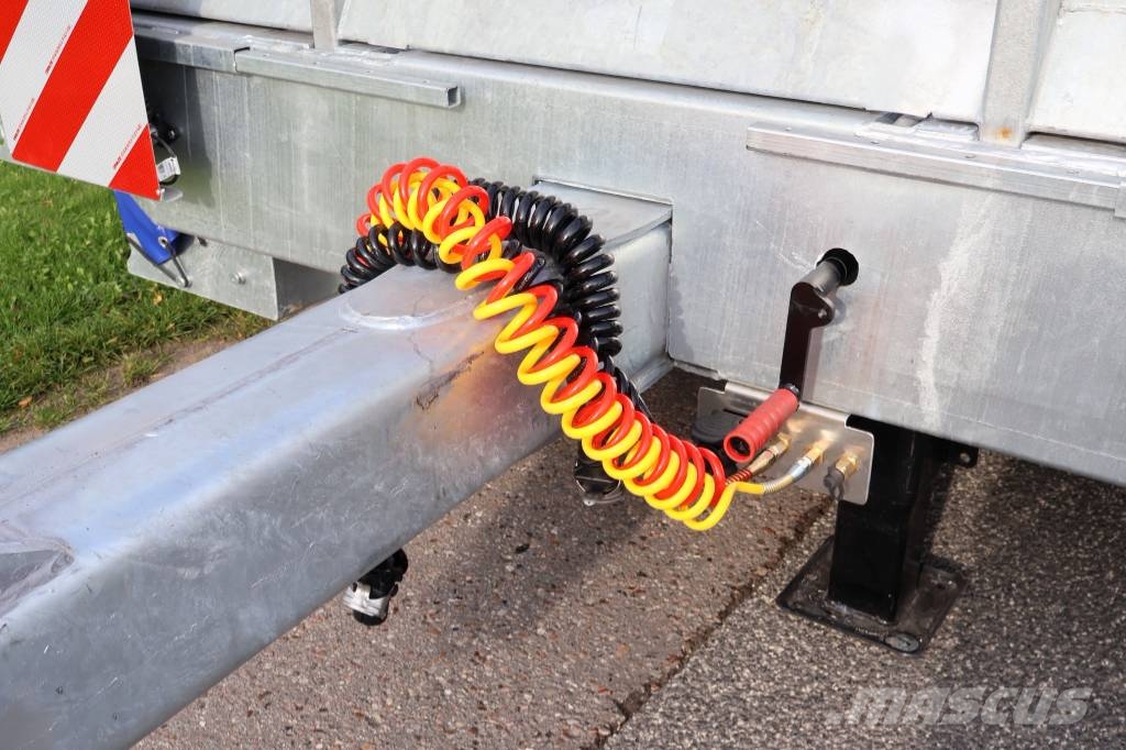AMT MK300 3 akslet maskinkærre med enkeltramper Flatbed/Dropside trailers