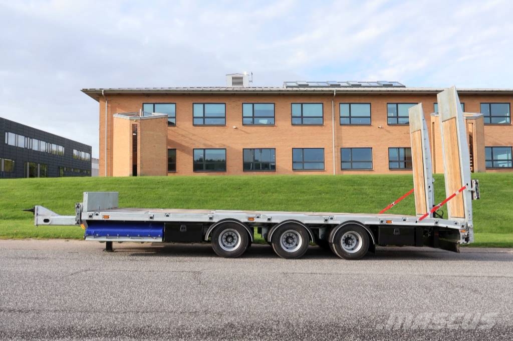 AMT MK300 3 akslet maskinkærre med enkeltramper Flatbed/Dropside trailers
