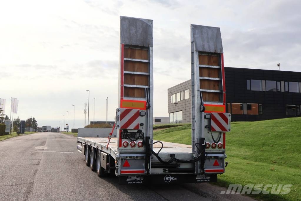 AMT MK300 3 akslet maskinkærre med enkeltramper Flatbed/Dropside trailers