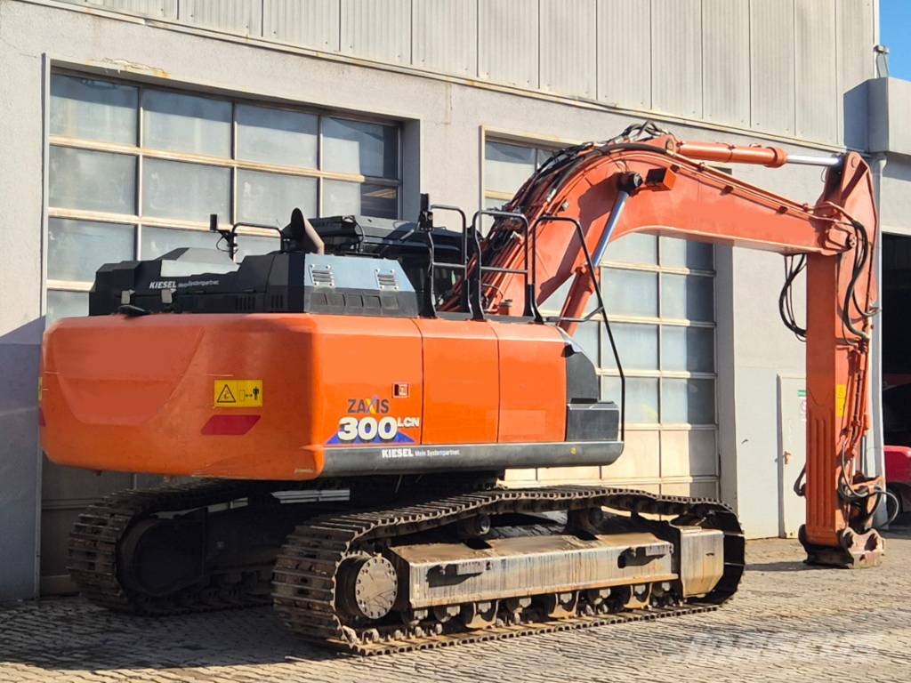 Hitachi ZX 300 LC N-6 حفارات زحافة