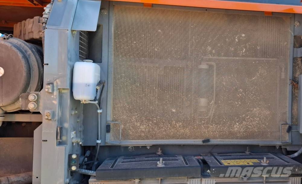 Hitachi ZX 300 LC N-6 Bagri goseničarji