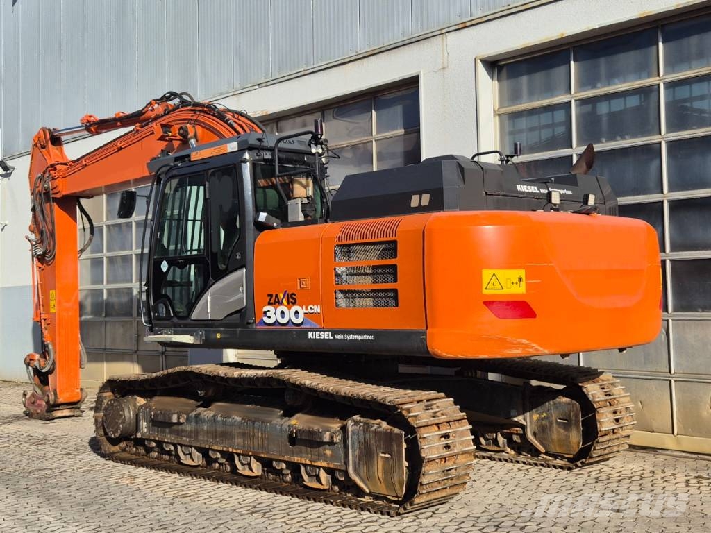 Hitachi ZX 300 LC N-6 حفارات زحافة