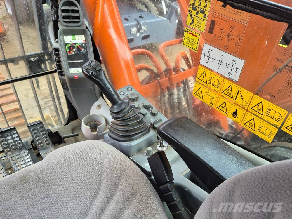 Hitachi ZX 300 LC N-6 حفارات زحافة
