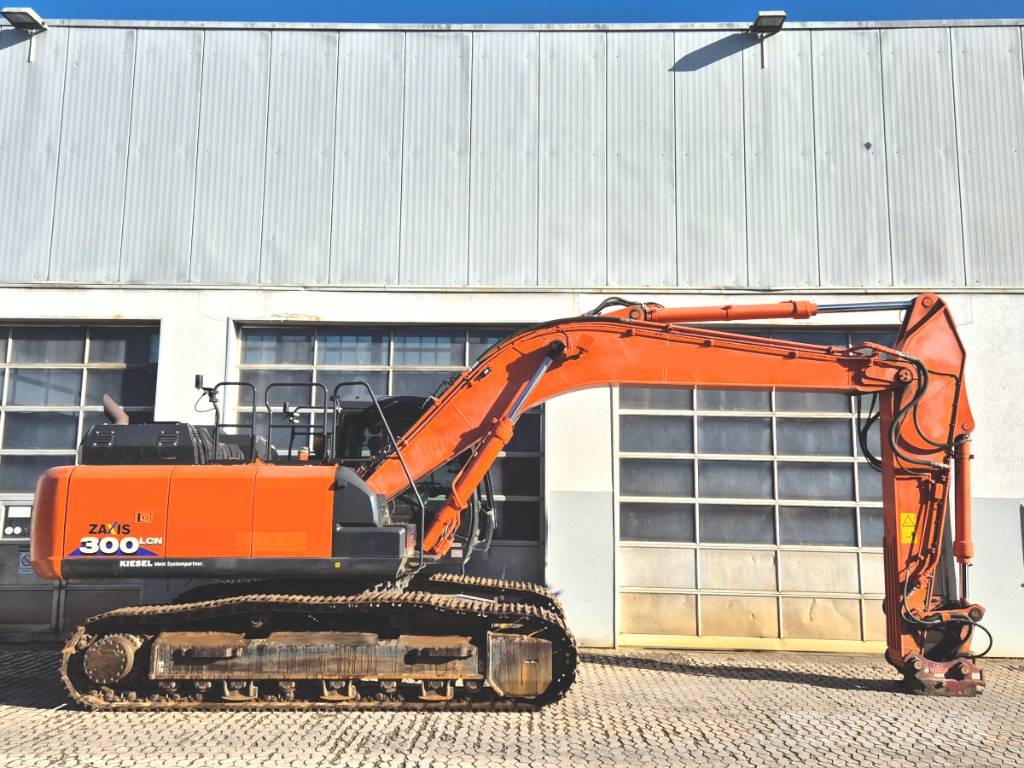 Hitachi ZX 300 LC N-6 حفارات زحافة