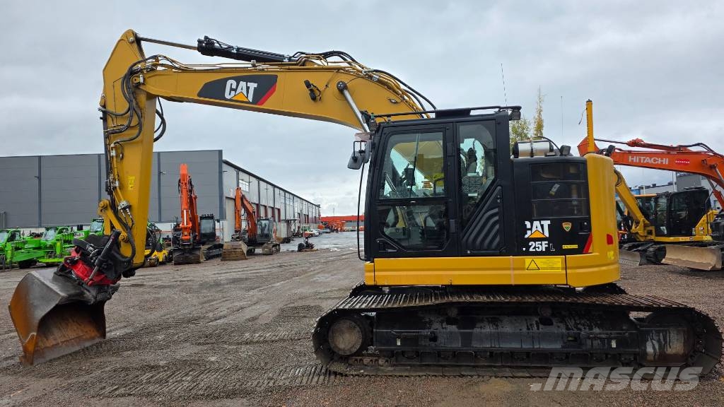 CAT 325FLCR Telakaivukoneet