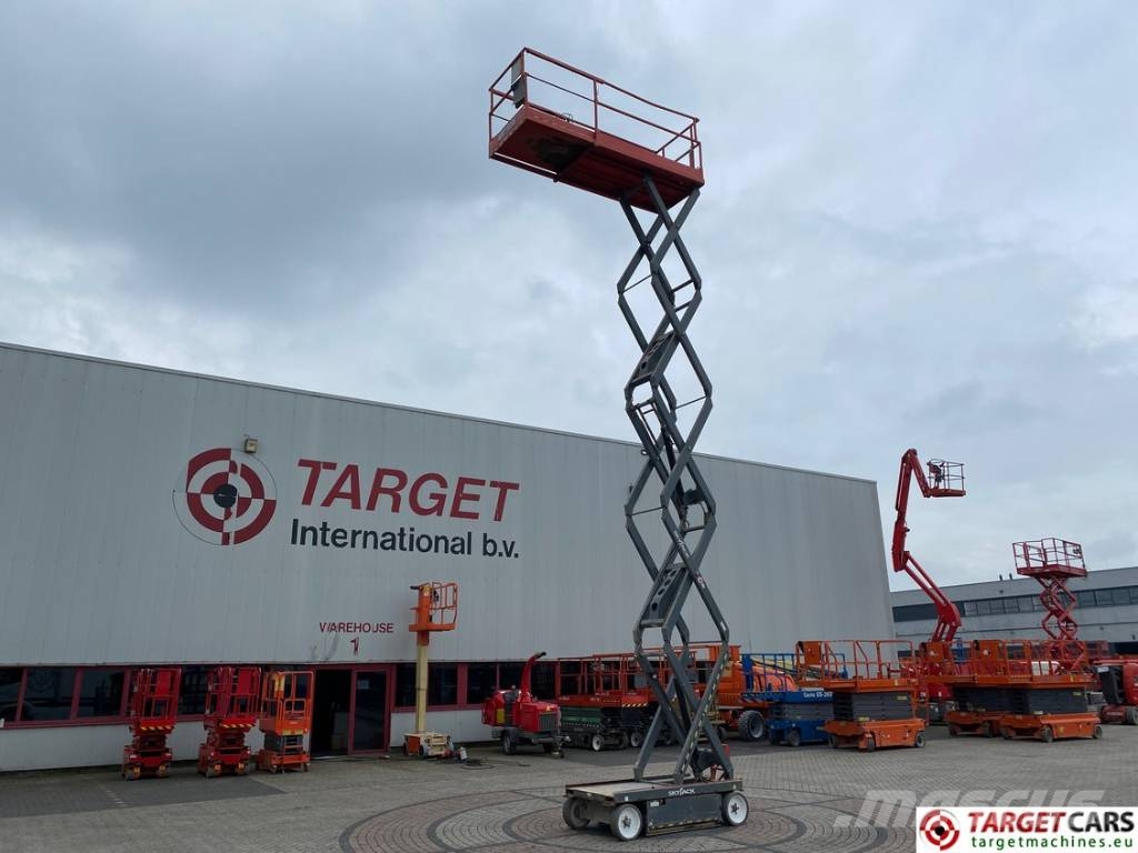 SkyJack SJIII-4632 Electric 4632 Scissor Work Lift 1170cm Nožnicové zdvíhacie plošiny