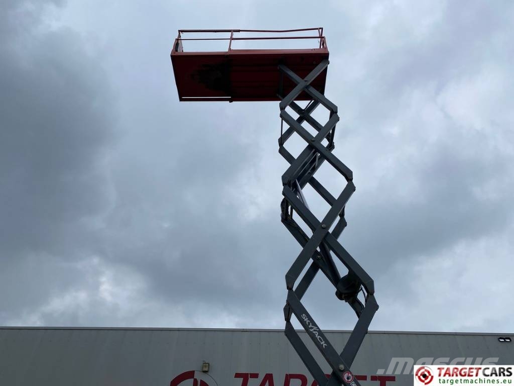 SkyJack SJIII-4632 Electric 4632 Scissor Work Lift 1170cm Nožnicové zdvíhacie plošiny
