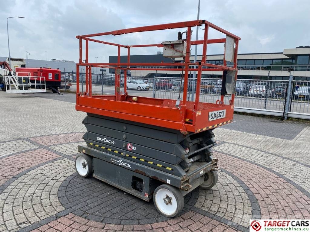SkyJack SJIII-4632 Electric 4632 Scissor Work Lift 1170cm Nožnicové zdvíhacie plošiny