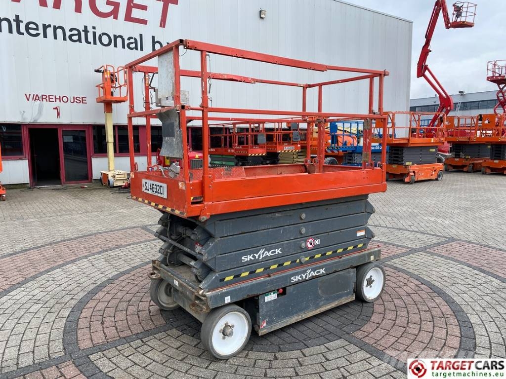 SkyJack SJIII-4632 Electric 4632 Scissor Work Lift 1170cm Nožnicové zdvíhacie plošiny