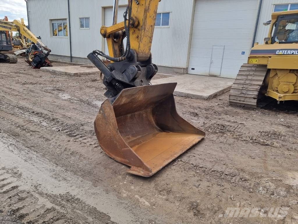JCB JS 330 NC Pelle sur chenilles