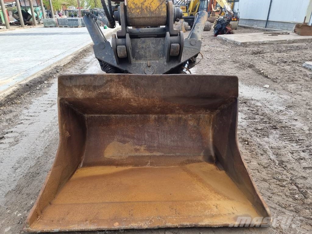 JCB JS 330 NC Pelle sur chenilles